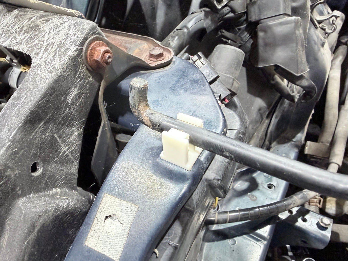 Mazda RX7 FD3S Hood Prop Rod Clip